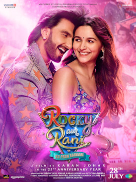 Alia with Ranveer wears saree, his chiselled frame steals the show